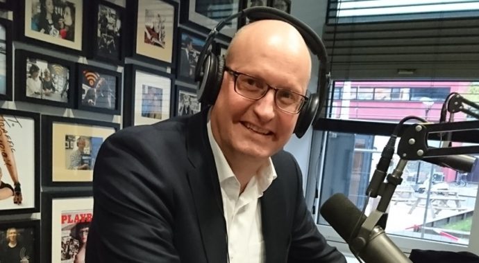 Hans Klein-Swormink, landelijke projectleider bij de Kamer van Koophandel s te gast bij Jacqueline Zuidweg tijdens haar programma Vallen opstaan en weer doorgaan op New Business Radio, Zuidweg en Partners