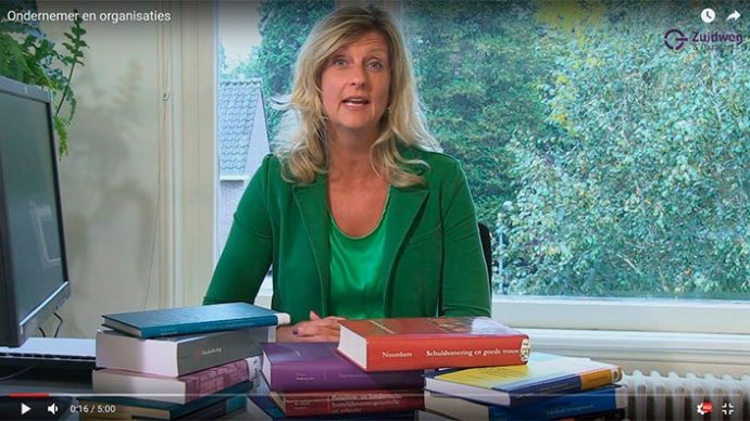 Jacqueline Zuidweg Jaqueline Zuidweg presenteert haar serie Vallen opstaan en weer doorgaan en legt uit hoe het BKR functioneert Zuidweg & Partners, Schulden, Schuldhulp, Schuldhulpverlening, Bedrijfsherstel