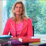 Jacqueline Zuidweg praat in haar serie Vallen opstaan en weer doorgaan over zakelijk netwerken, Zuidweg & Partners, Schulden, Schuldhulp, Schuldhulpverlening, Bedrijfsherstel