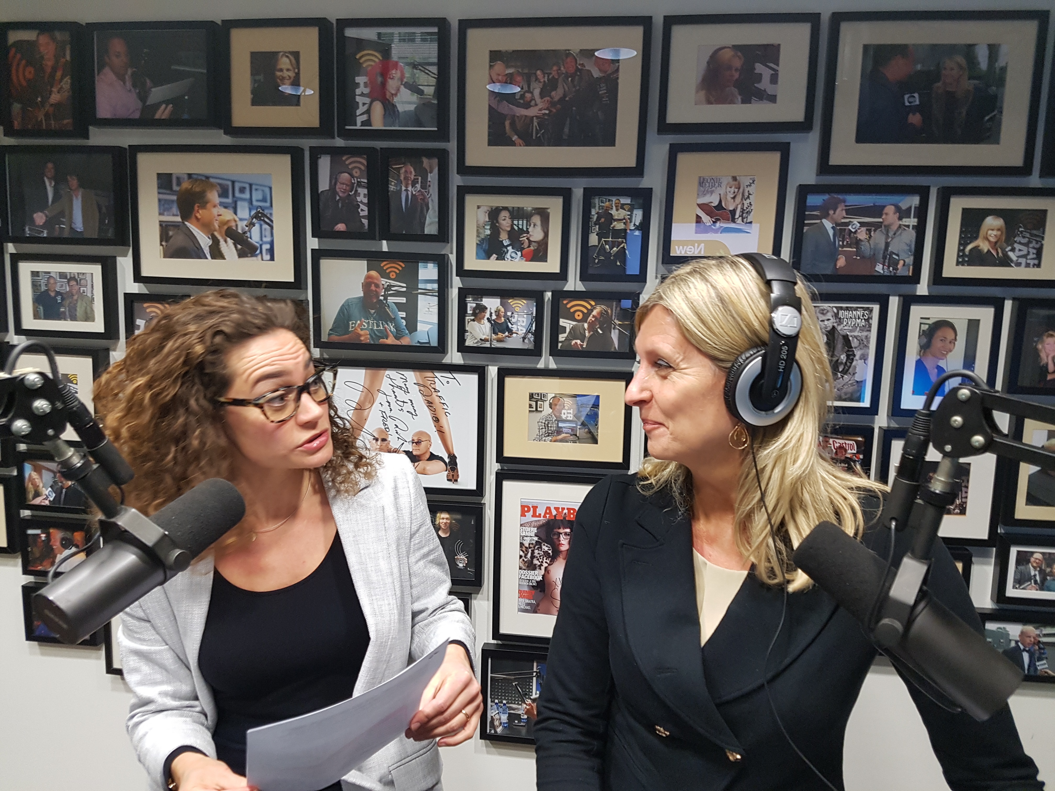 Sales trainer Hiske Gude is te gast bij Vallen opstaan en weer doorgaan met Jacqueline Zuidweg op New Business Radio. Zij praten over het onderwerp marketing en sales. Zuidweg & Partners, Schuldhulp, Schuldhulpverlening, Bedrijfsherstel