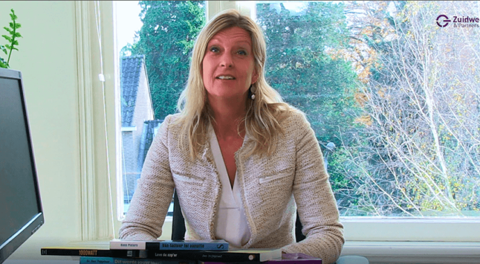 jacqueline-financiele-vaardigheden Jacqueline Zuidweg, Vallen Opstaan en weer doorgaan, financiën, financiele vaardigheden, Zuidweg & Partners, Hilversum, Schulden, Schuldhulpverlening, Bedrijfsherstel