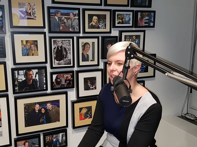 On yıldan fazla deneyime sahip Zuidweg & Partners'ta iflas danışmanlığı yapan Kelly Vink, dijital radyo programı Vallen'e konuk oluyor, ayağa kalkıyor ve New Business Radio'da Jacqueline Zuidweg ile devam ediyor.