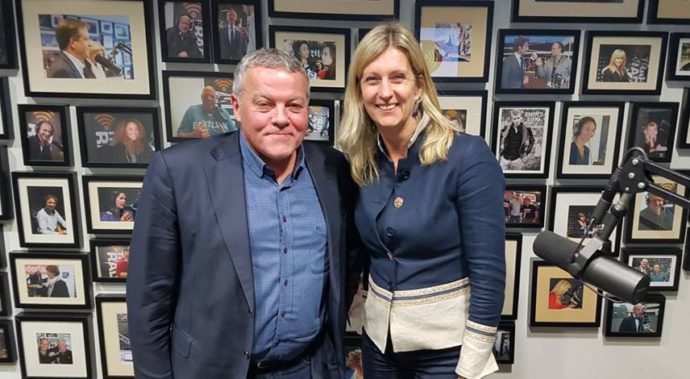 Frank van Santen, Jacqueline Zuidweg Uitgelichte Afbeelding Frank van Santen, directeur bij Stichting Ondernemersklankbord, is te gast bij "Vallen, opstaan en weer doorgaan" met Jacqueline Zuidweg op New Business Radio.