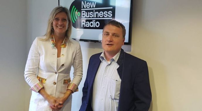 Podcast Peter Bosman Uitgelichte Afbeelding Peter Bosman is te gast bij Vallen opstaan en weer doorgaan met Jacqueline Zuidweg op New Business Radio. Het onderwerp is: Waarde creëeren voor je klant en je uurtarief bepalen