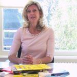 Jacqueline Zuidweg presenteert haar serie Vallen opstaan en weer doorgaan op het kantoor van Zuidweg & Partners in Hilversum. Deze week met het onderwerp: Hoe bepaal je je uurtarief?