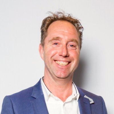 Portraitfoto van Edo Boonstra, sales expert en eigenaar van Green Badger. De foto staat naast zijn column: De juiste sales mindset