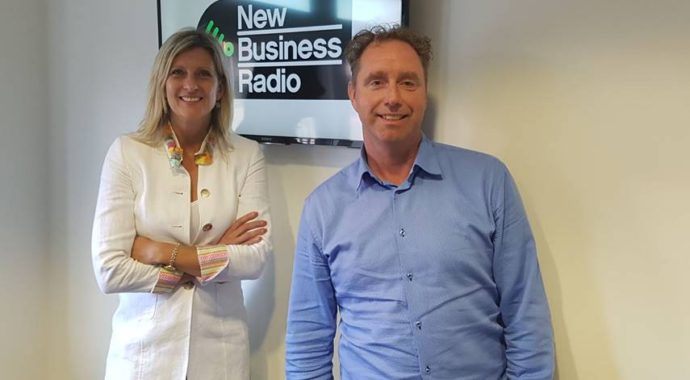 Edo Boonstra is te gast bij Vallen opstaan en weer doorgaan met Jacqueline Zuidweg op New Business Radio. Het onderwerp is: Je sales vaardigheden verbeteren.