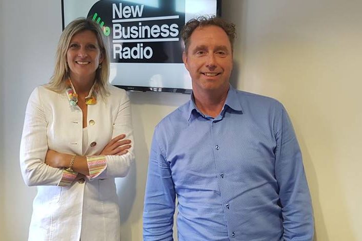 Edo Boonstra is te gast bij Vallen opstaan en weer doorgaan met Jacqueline Zuidweg op New Business Radio. Het onderwerp is: Je sales vaardigheden verbeteren.