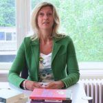 Jacqueline Zuidweg presenteert haar serie "Vallen, opstaan en weer doorgaan". Deze week met het onderwerp: "Hoe helpt de overheid burgers met schulden?"