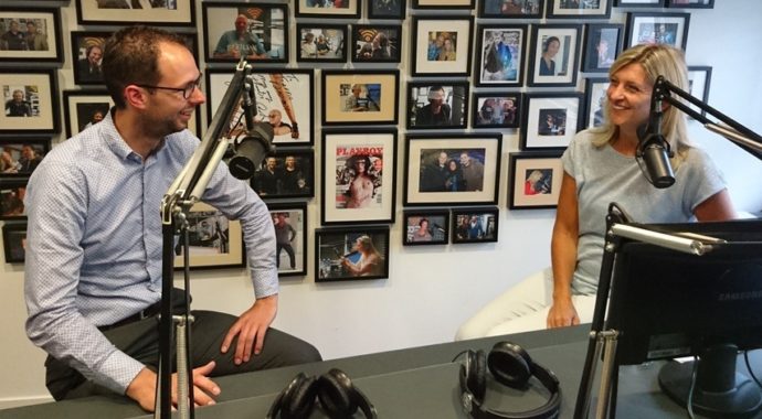 Podcast Arie Jacqueline Uitgelichte Afbeelding Arie Hovestad is te gast bij Vallen opstaan en weer doorgaan met Jacqueline Zuidweg op New Business Radio. Het onderwerp is: Hoe ontstaan schulden?