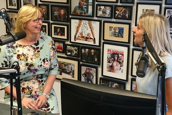 Anne-Mieke de Peuter is te gast bij Vallen opstaan en weer doorgaan met Jacqueline Zuidweg op New Business Radio. Het onderwerp is: Waarom schulden.nl?