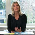 Jacqueline Zuidweg presenteert haar serie Vallen opstaan en weer doorgaan op het kantoor van Zuidweg & Partners in Hilversum. Deze keer met het onderwerp: ondernemer en schulden? Hoe kan de gemeente je helpen?