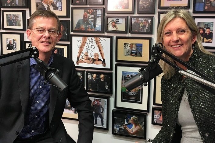 Fred Blom is te gast bij Vallen opstaan en weer doorgaan met Jacqueline Zuidweg op New Business Radio. Het onderwerp is: wat kunnen gemeentes doen voor ondernemers met financiële problemen?