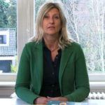 acqueline Zuidweg presenteert haar serie Vallen opstaan en weer doorgaan op het kantoor van Zuidweg & Partners in Hilversum. Deze keer met het onderwerp: ondernemer en schulden? Hoe kan de gemeente je helpen?