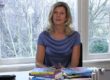 Jacqueline Zuidweg presenteert haar serie Vallen opstaan en weer doorgaan op het kantoor van Zuidweg & Partners in Hilversum. Deze keer met het onderwerp: verslaving.