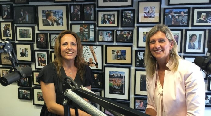 Liesbeth Besamusca is te gast bij Vallen opstaan en weer doorgaan met Jacqueline Zuidweg op New Business Radio. Het onderwerp is: digitale zichtbaarheid.