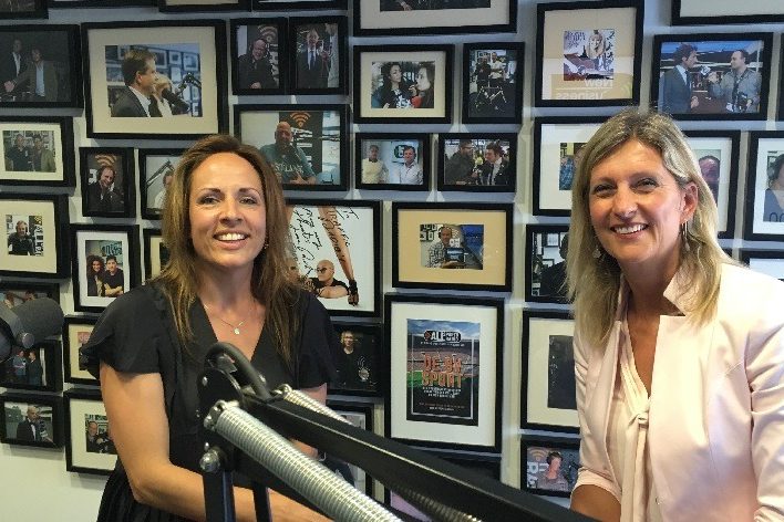 Liesbeth Besamusca is te gast bij Vallen opstaan en weer doorgaan met Jacqueline Zuidweg op New Business Radio. Het onderwerp is: digitale zichtbaarheid.